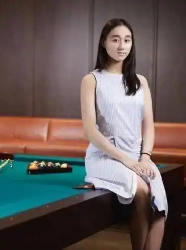 78岁的时候,赌王和四姨太生的女儿,被人质疑是和利智所生_何超欣_孩子