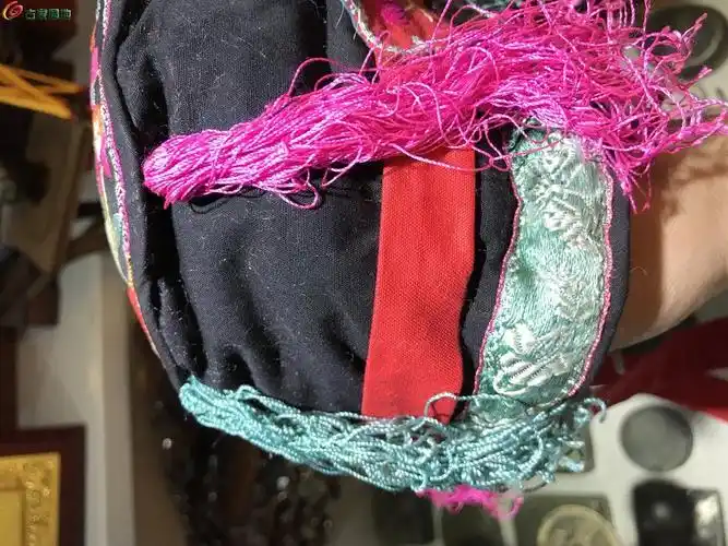 清代徽绣八卦帽子配朱砂康熙