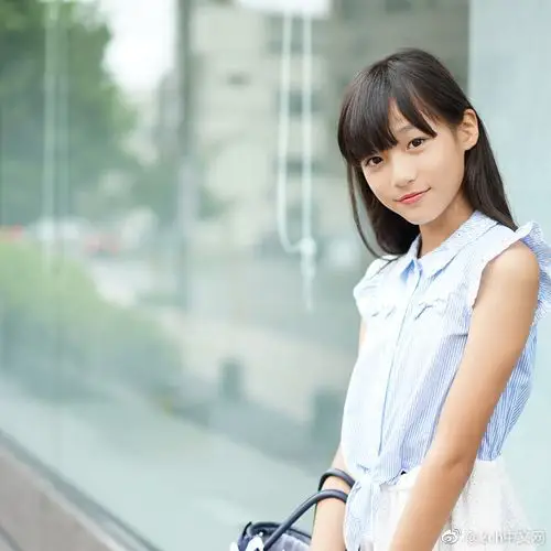 2ch朗报发现了一个12岁上初中一年级的超级可爱的美少女