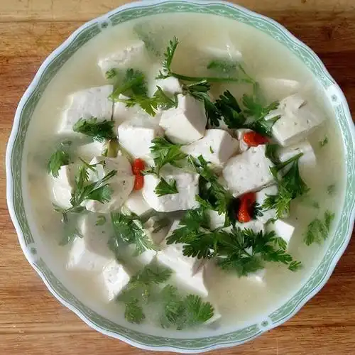 清炖豆腐,又香又滑,鲜美好喝,一连喝了2大碗