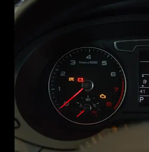 奥迪q3仪表提示epc故障灯亮,有三种处理方法,建议车主了解