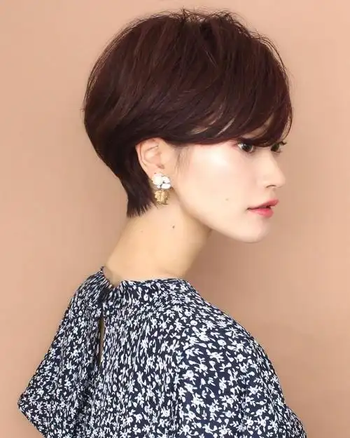 发型,立体时尚很有气质,越看越喜欢|短发|微卷|脸型|减龄_网易订阅