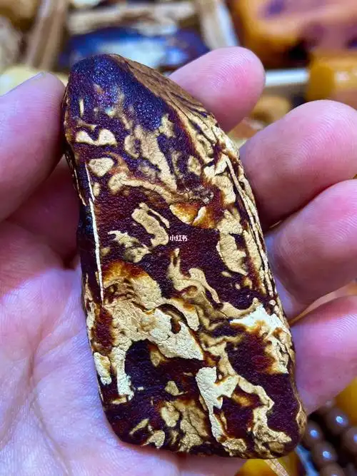 级妖的蜜蜡全皮手把件