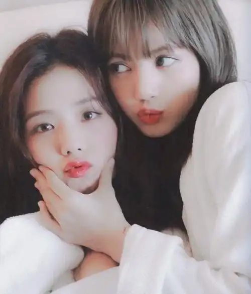 荔枝94 墨14 lisa7015金智秀 "你是我的电影女主角"(多图)