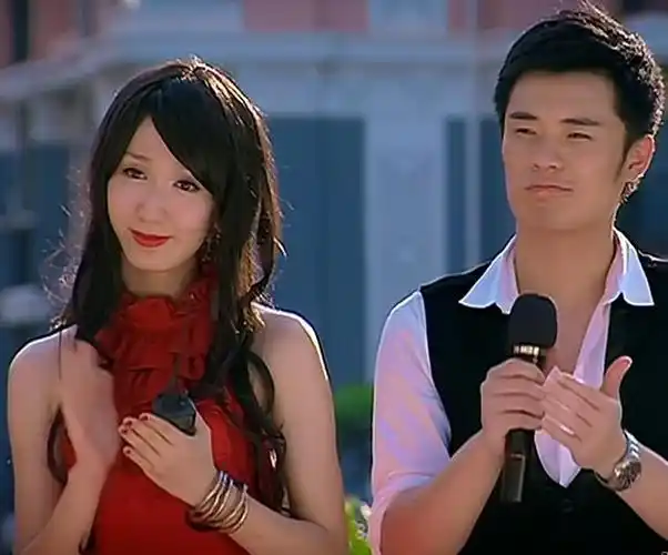 曾小贤和胡一菲接吻的歌曲(曾小贤和胡一菲接吻是哪一集)-稻草号