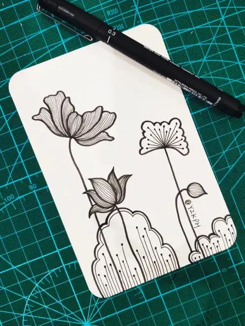 原创简单的花花94也可以很美~#黑白画  #黑白线描  #画画  #装饰