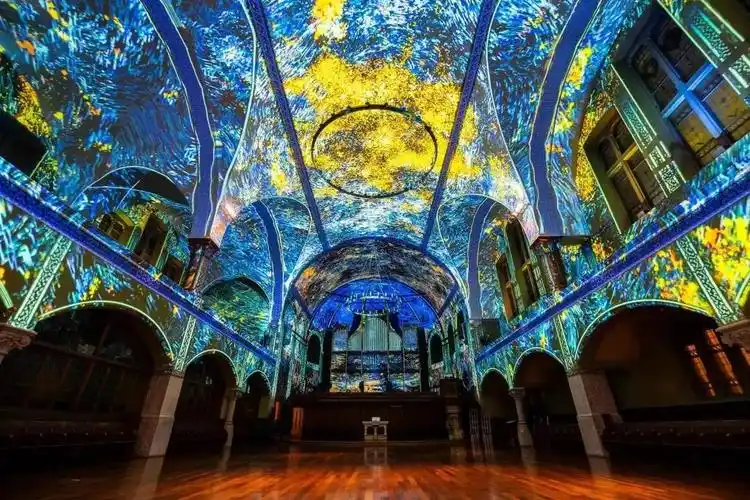 室内沉浸式灯光投影秀《genesis》1