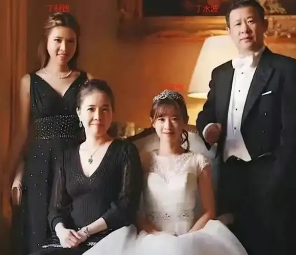 特步小公主和七匹狼公子大婚,婚礼以迪士尼为主题,酒席每桌上万