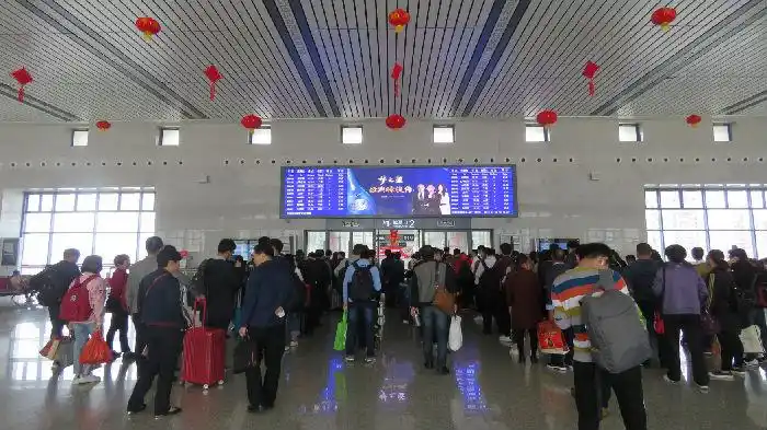 安庆火车站广告安庆站候车大厅led广告电话