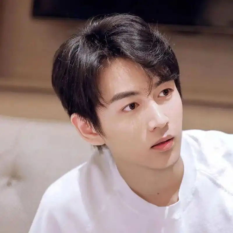 陈晓头像壁纸  一看就会爱的男人