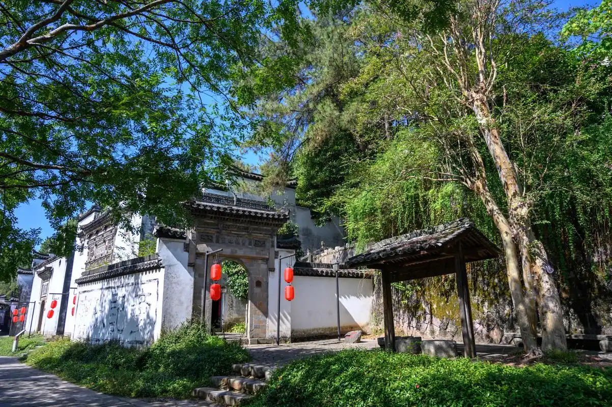 原创浙江龙游民居苑无损搬迁而成的景区堪称江南古建筑的代表