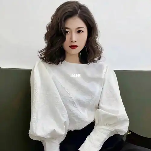 烫发发型推荐减龄显发量的蛋卷发发型