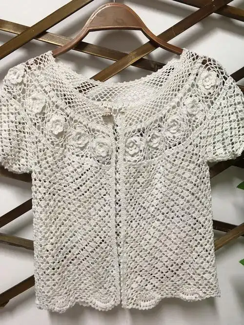 连枝玫瑰 从领口往下钩女士钩针蕾丝开衫
