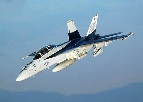 美国海军主力舰载机之一:f-18「超级大黄蜂」战机.(图/美国海军)