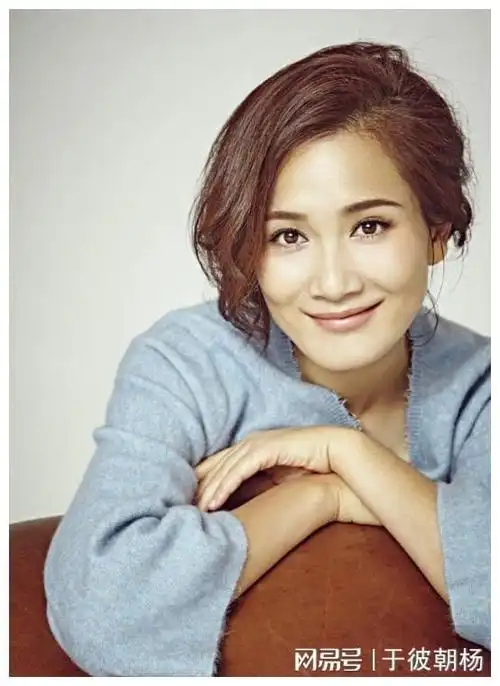 她离婚只字不提前夫侯勇,和女儿患难与共,如今45岁似冻龄少女|沈蓉