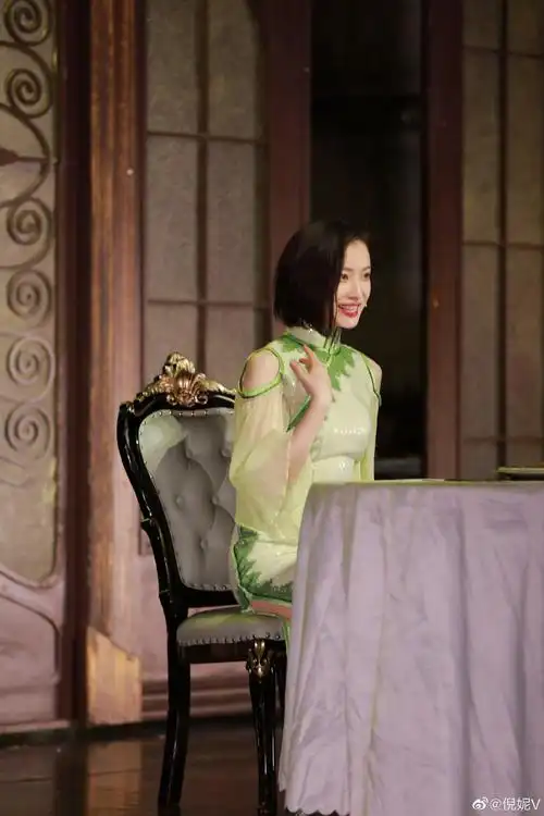 倪妮话剧舞台照搬运