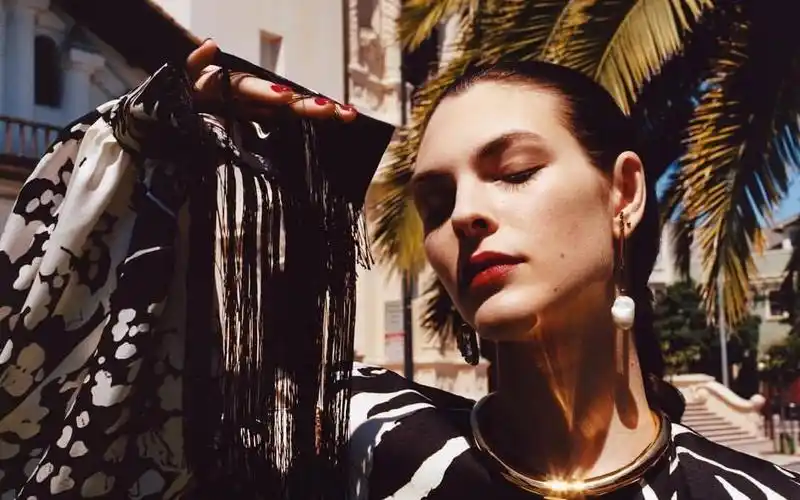 美炸我维c,姬圈大佬【vittoria ceretti】_哔哩哔哩 (゜-゜)つロ 干杯