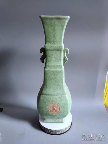 宋代柴窑嵌宝石瑞兽赏瓶