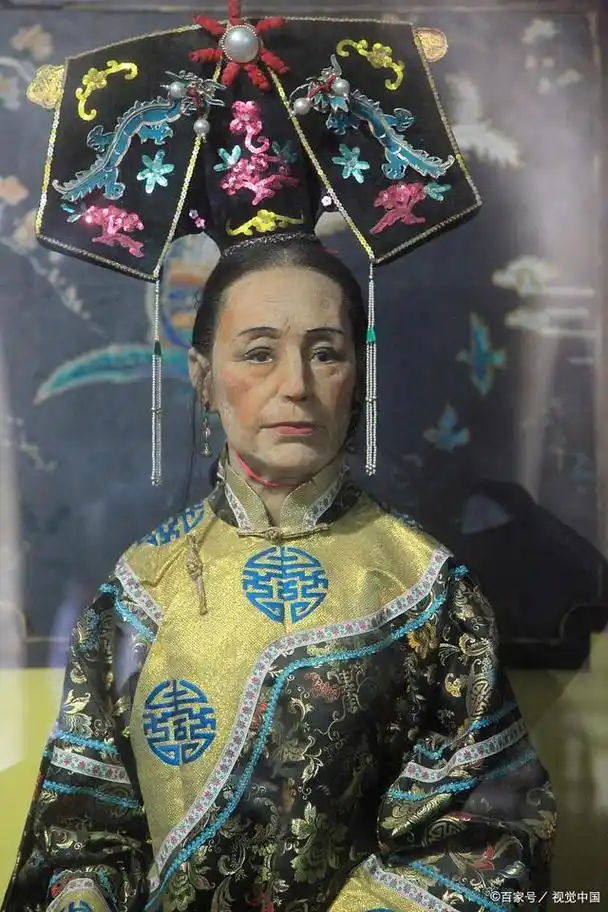 在他的后代中,有一个女女儿被誉为"固伦荣宪公主",她是康熙最宠爱的