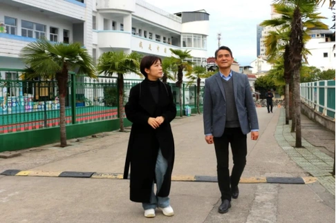 楷模进校园指导促发展全国教书育人楷模杨瑞清走进歙县新安小学