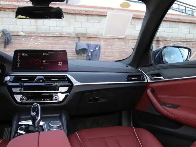 火山红色宝马5系 2021款 530li xdrivem运动套装内饰中控高清图片(2