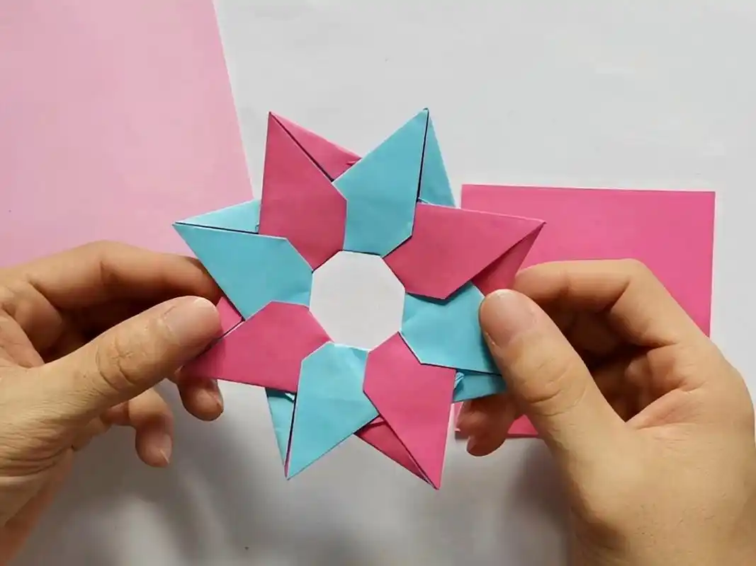 飞得很远的八芒星回旋飞镖怎么折简单 亲子儿童手工折纸小玩具折法