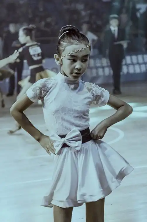 少儿组国际标准舞单人比赛《拉丁舞》