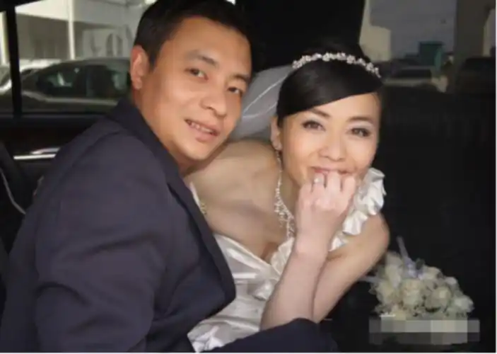 李琳:被前夫一巴掌扇到离婚,二婚嫁世界冠军,如今生活幸福滋润_王小列