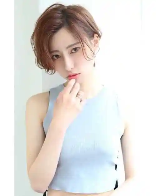 2019年最流行的短发发型超有女人味瞬间美美的