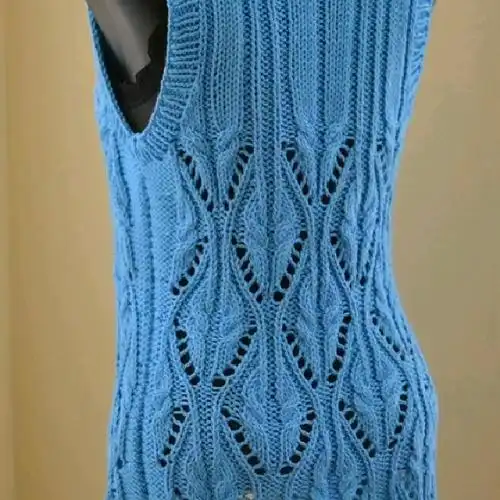 快给老妈织一件这样的背心吧花样新颖又漂亮全部可仿