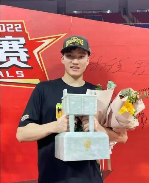 辽宁男篮阵容变动:2名球员租借出队,1人离队,双子星晋升主队