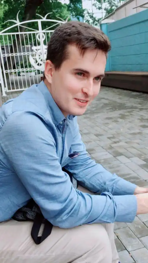 俄罗斯小哥欢迎你!