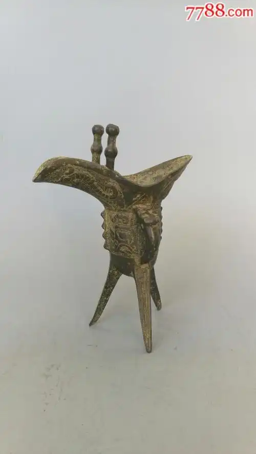 青铜酒杯爵杯古玩收藏摆件三脚杯