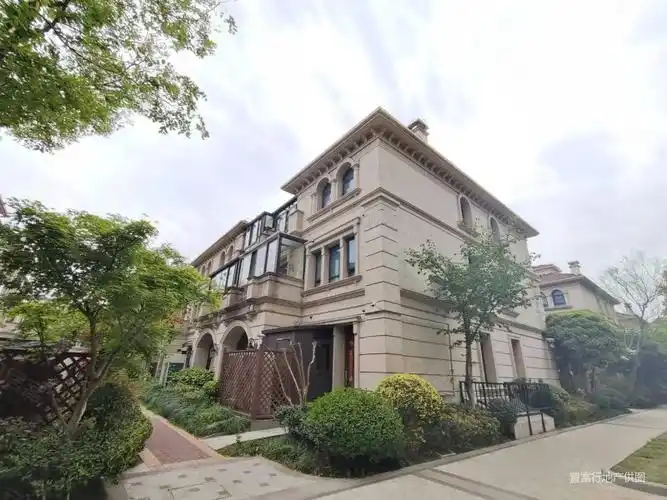 美兰湖别墅丨送挑高地下室丨南北双花园丨原始房型丨看房有钥匙