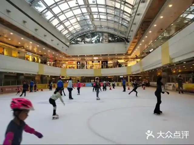 场,崇文门新世界百货青春馆b1层有浩泰溜冰场……不论是希望助力2022