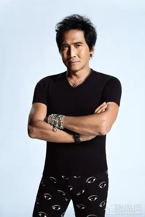 特邀华语乐坛实力派歌手齐秦&何洁与现场5000多名贵港市民激情互动