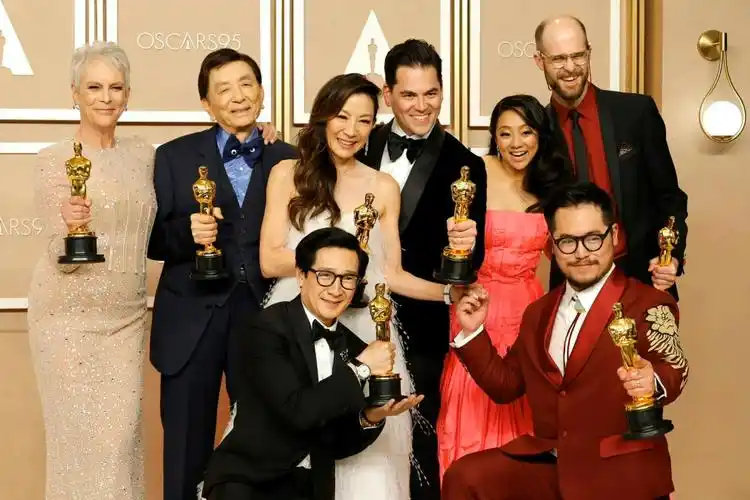 独立电影片方a24成为奥斯卡史上第一家在同一届包揽所有主要奖项:最佳