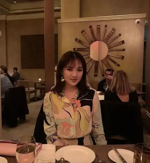 "华为千金"姚安娜:从芭蕾舞者到哈佛学霸,为何要出道当明星?