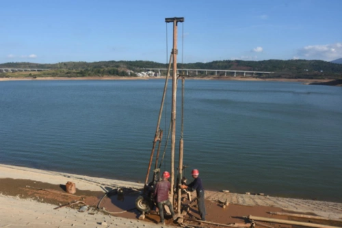 泮头水库大坝进行地质勘察工作