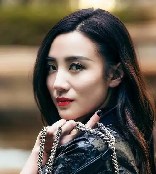 宋佳,你知道我们爱看什么吗?这是一个很有趣的问题.