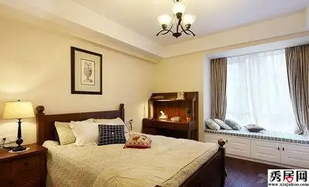 淡黄色墙,琥珀色家具,窗帘选什么颜色