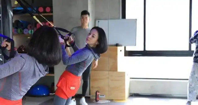 47岁雪姨王琳健身美照曝光 身材似20岁少女