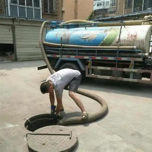 武汉医院抽化粪池隔油池怎么收费,哪里找—源盛吉来了