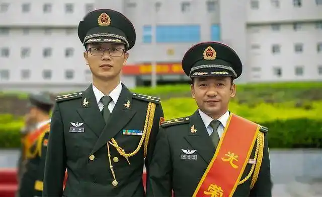 退役!最年轻的是正连上尉