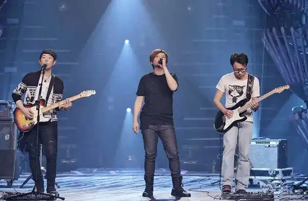 黄家驹逝世28年叶世荣黄贯中发文怀念beyond成员近况天南地北