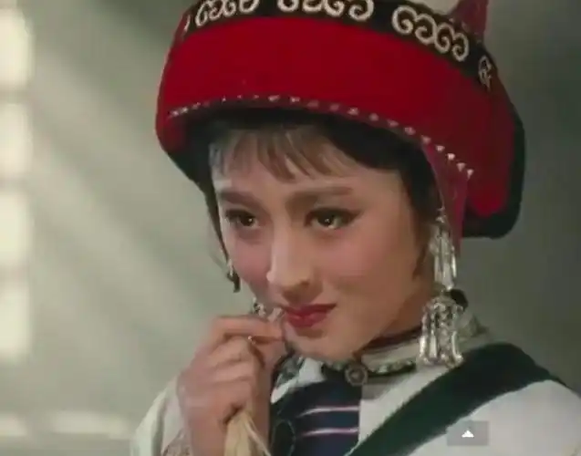 原创阿诗玛杨丽坤一生两部电影被精神病折磨半生58岁去世