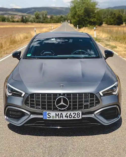 全新梅赛德斯amgcla45s三厢版海外实车街拍