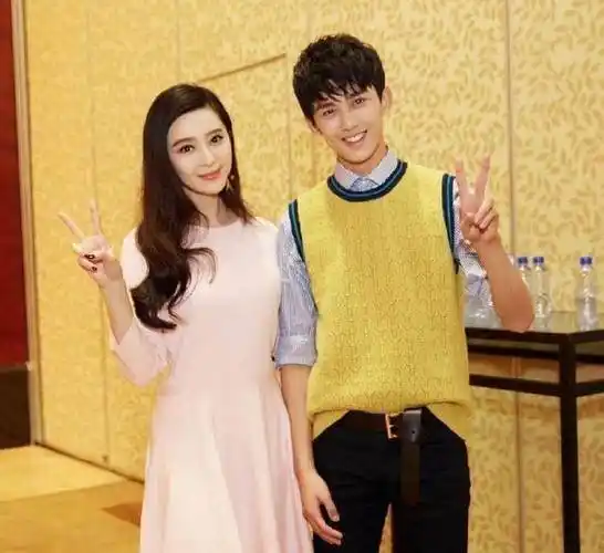 胡歌盛赞小影帝,如今也考北电_吴磊_范冰冰_角色