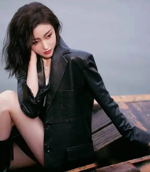 大美女张天爱爆出新恋情,希望她在新的一年里事业爱情双丰收_李子峰