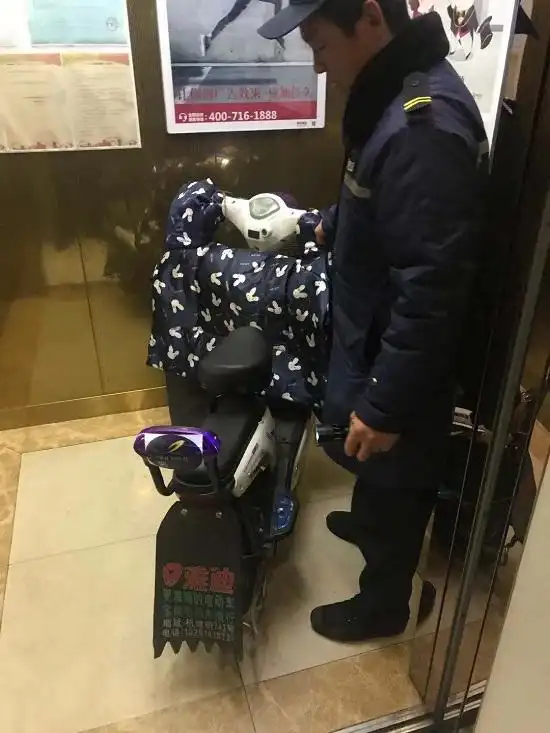 居民乘电梯要给电动车让路?杭州首次开展小区高空"飞线"专项整治